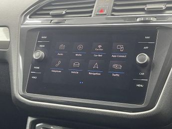 VOLKSWAGEN TIGUAN ALLSPACE 2.0 TDI SE Nav SUV 5dr Diesel DSG 4Motion Euro 6 (s/s) (150 ps)