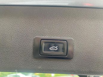 AUDI A4 AVANT 2.0 TDI S line Multitronic Euro 5 (s/s) 5dr