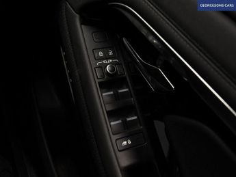 LAND ROVER RANGE ROVER EVOQUE 1.5 P300e 12.2kWh R-Dynamic SE SUV 5dr Petrol Plug-in Hybrid Aut