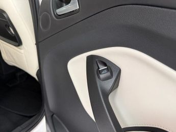 FORD KUGA 2.0 TDCi EcoBlue Vignale SUV 5dr Diesel Powershift AWD Euro 6 (s