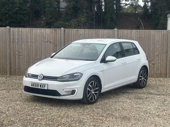 Volkswagen Golf 35.8kWh e-Golf Hatchback 5dr Electric Auto (136 ps)