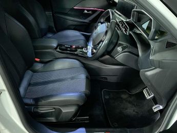 PEUGEOT E-2008 50kWh GT Line SUV 5dr Electric Auto (136 ps)