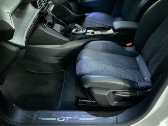 PEUGEOT E-2008 50kWh GT Line SUV 5dr Electric Auto (136 ps)