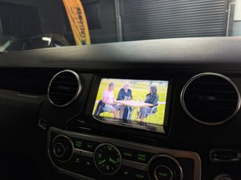 LAND ROVER DISCOVERY 4 3.0 SD V6 Landmark SUV 5dr Diesel Auto 4WD Euro 6 (s/s) (256 bhp