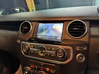 LAND ROVER DISCOVERY 4 3.0 SD V6 Landmark SUV 5dr Diesel Auto 4WD Euro 6 (s/s) (256 bhp