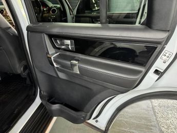 LAND ROVER DISCOVERY 4 3.0 SD V6 Landmark SUV 5dr Diesel Auto 4WD Euro 6 (s/s) (256 bhp