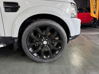 LAND ROVER DISCOVERY 4 3.0 SD V6 Landmark SUV 5dr Diesel Auto 4WD Euro 6 (s/s) (256 bhp