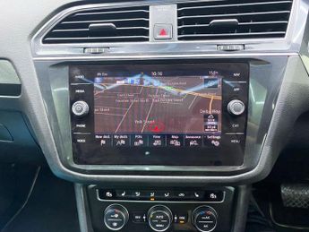 VOLKSWAGEN TIGUAN ALLSPACE 2.0 TDI SEL SUV 5dr Diesel DSG 4Motion Euro 6 (s/s) (150 ps)