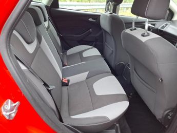 FORD FOCUS 1.6 Zetec Estate 5dr Petrol Powershift Euro 5 (125 ps)