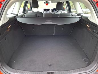 FORD FOCUS 1.6 Zetec Estate 5dr Petrol Powershift Euro 5 (125 ps)