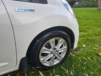 HONDA JAZZ 1.3h IMA HS Hatchback 5dr Petrol Hybrid CVT Euro 5 (102 ps)