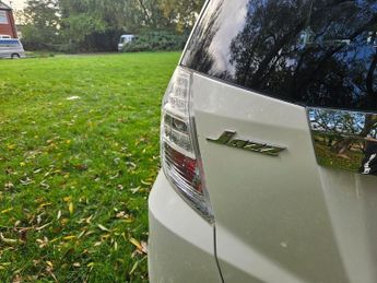 HONDA JAZZ 1.3h IMA HS Hatchback 5dr Petrol Hybrid CVT Euro 5 (102 ps)