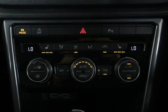 VOLKSWAGEN T-ROC 1.5 TSI EVO R-Line DSG Euro 6 (s/s) 5dr