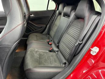 MERCEDES-BENZ GLA 2.1 GLA200d AMG Line (Premium Plus) SUV 5dr Diesel 7G-DCT 4MATIC