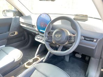 MINI ELECTRIC COOPER SE 54.2kWh Classic Hatchback 3dr Electric Auto (218 ps)