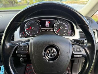 VOLKSWAGEN TOUAREG 3.0 TDI V6 BlueMotion Tech SE SUV 5dr Diesel Tiptronic 4WD Euro 