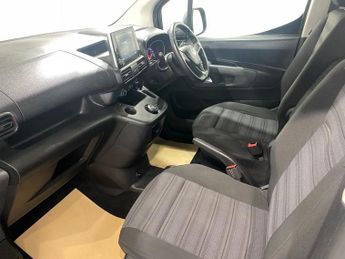 VAUXHALL COMBO LIFE 1.5 Turbo D BlueInjection Energy MPV 5dr Diesel Auto Euro 6 (s/s