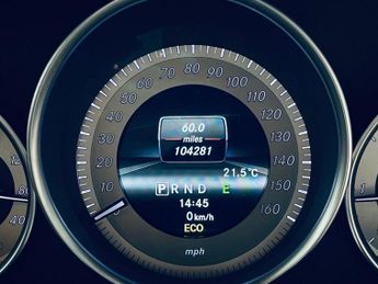 MERCEDES-BENZ C-CLASS 2.1 C250 CDI BlueEfficiency AMG Sport Plus Saloon 4dr Diesel G-T