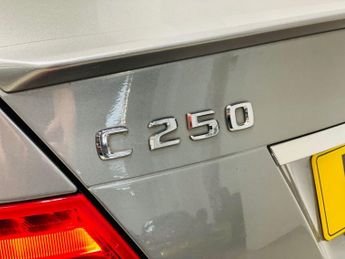 MERCEDES-BENZ C-CLASS 2.1 C250 CDI BlueEfficiency AMG Sport Plus Saloon 4dr Diesel G-T