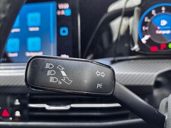 VOLKSWAGEN GOLF 1.5 eTSI MHEV R-Line Hatchback 5dr Petrol Hybrid DSG Euro 6 (s/s