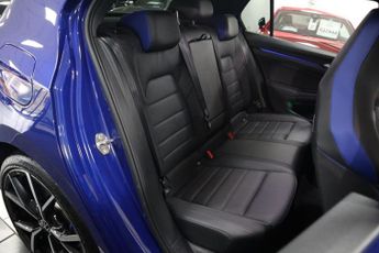 VOLKSWAGEN GOLF 2.0 TSI R Hatchback 5dr Petrol DSG 4Motion Euro 6 (s/s) (320 ps)