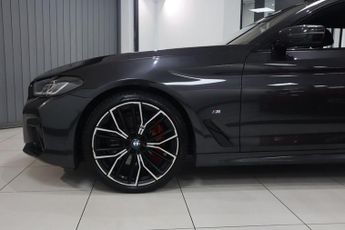 BMW 5 SERIES 2.0 520d MHT M Sport Touring 5dr Diesel Hybrid Steptronic Euro 6