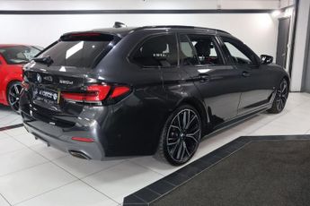 BMW 5 SERIES 2.0 520d MHT M Sport Touring 5dr Diesel Hybrid Steptronic Euro 6
