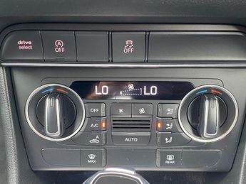 AUDI Q3 1.4 TFSI CoD S line SUV 5dr Petrol S Tronic Euro 6 (s/s) (150 ps