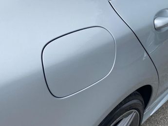 MERCEDES-BENZ C-CLASS 2.0 C220d AMG Line (Premium) Saloon 4dr Diesel G-Tronic+ Euro 6 