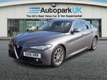 Alfa Romeo Giulia 2.2 TD Super Saloon 4dr Diesel Auto Euro 6 (s/s) (150 ps)