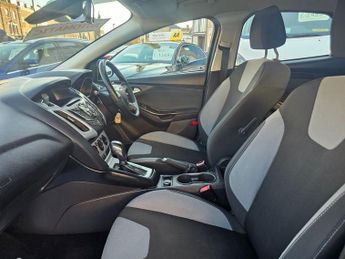 FORD FOCUS AUTOMATIC 1.6 Zetec Hatchback 5dr Petrol Powershift Euro 5 (125 