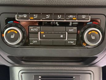 VOLKSWAGEN TIGUAN 2.0 TDI BlueMotion Tech R-Line SUV 5dr Diesel 4WD DSG Auto Euro 