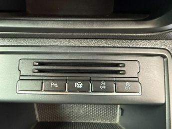 VOLKSWAGEN TIGUAN 2.0 TDI BlueMotion Tech R-Line SUV 5dr Diesel 4WD DSG Auto Euro 