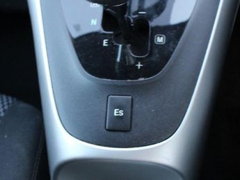 TOYOTA AURIS 1.6 V-Matic TR Hatchback 5dr Petrol MultiMode Euro 5 (132 ps)