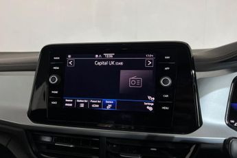 VOLKSWAGEN T-ROC 1.5 TSI Life SUV 5dr Petrol DSG Euro 6 (s/s) (150 ps) Front  / R
