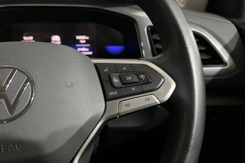 VOLKSWAGEN T-ROC 1.5 TSI Life SUV 5dr Petrol DSG Euro 6 (s/s) (150 ps) Front  / R