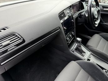 VOLKSWAGEN GOLF 2.0 TSI R Hatchback 5dr Petrol DSG 4Motion Euro 6 (s/s) (300 ps)