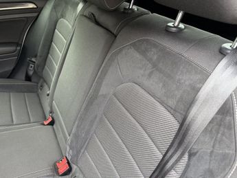 VOLKSWAGEN GOLF 2.0 TSI R Hatchback 5dr Petrol DSG 4Motion Euro 6 (s/s) (300 ps)