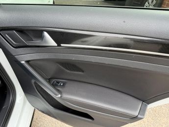 VOLKSWAGEN GOLF 2.0 TSI R Hatchback 5dr Petrol DSG 4Motion Euro 6 (s/s) (300 ps)