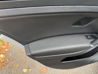 VOLKSWAGEN GOLF 2.0 TSI R Hatchback 5dr Petrol DSG 4Motion Euro 6 (s/s) (300 ps)