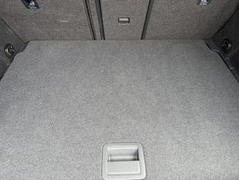 VOLKSWAGEN GOLF 2.0 TSI R Hatchback 5dr Petrol DSG 4Motion Euro 6 (s/s) (300 ps)