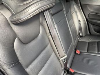 VOLVO V60 CROSS COUNTRY 2.0 D4 Estate 5dr Diesel Auto AWD Euro 6 (s/s) (190 ps)