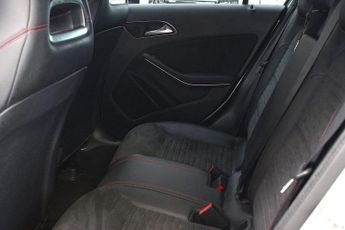 MERCEDES-BENZ A-CLASS 2.1 A200d AMG Line Hatchback 5dr Diesel 7G-DCT Euro 6 (s/s) (136