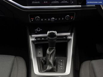 AUDI Q3 1.5 TFSI CoD 35 Technik SUV 5dr Petrol S Tronic Euro 6 (s/s) (15