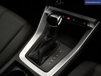 AUDI Q3 1.5 TFSI CoD 35 Technik SUV 5dr Petrol S Tronic Euro 6 (s/s) (15