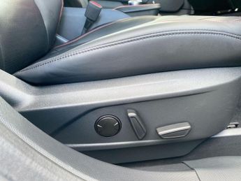 FORD MUSTANG MACH-E Standard Range 70kWh SUV 5dr Electric Automatic AWD (269 ps)