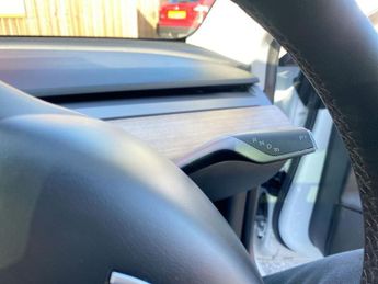TESLA Model 3 (Dual Motor) Long Range Saloon 4dr Electric Auto 4WDE (346 ps)