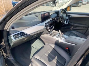 BMW 5 SERIES 2.0 520d MHT SE Saloon 4dr Diesel Hybrid Steptronic xDrive Euro 