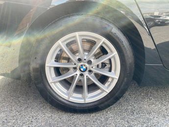 BMW 5 SERIES 2.0 520d MHT SE Saloon 4dr Diesel Hybrid Steptronic xDrive Euro 