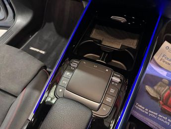 MERCEDES-BENZ EQA EQA 250 66.5kWh AMG Line (Premium Plus) SUV 5dr Electric Auto (1